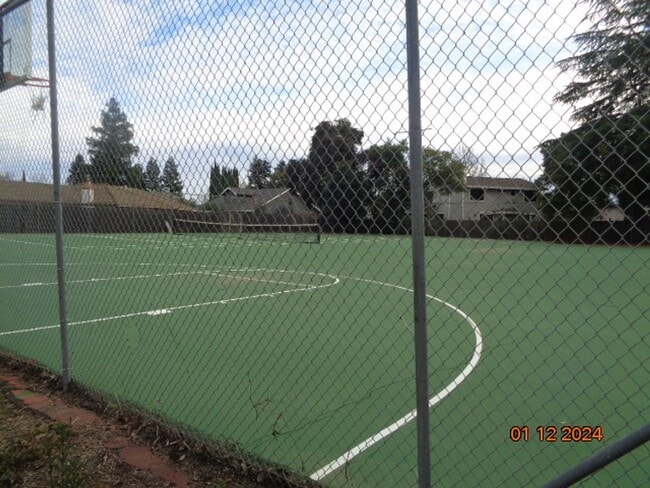 Building Photo - 1250 Redwood Ct