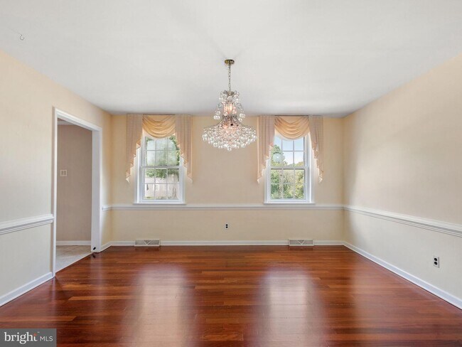 Building Photo - 612 Bough Rd