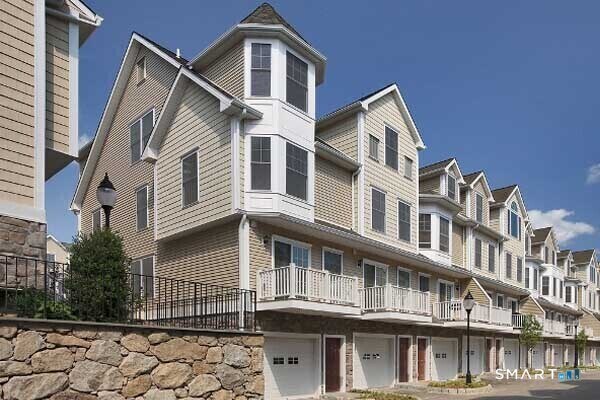 Building Photo - 85 Camp Ave