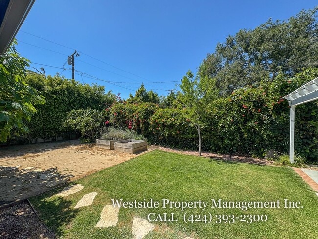 Building Photo - 846 Stanford St