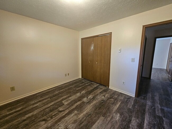 Building Photo - 4790 Sunnybrook Rd