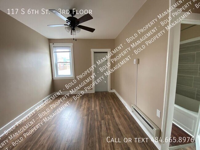 Building Photo - 117 S 6th St