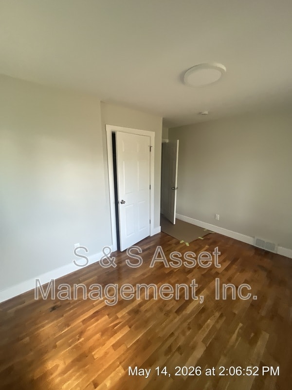 Building Photo - 4106 Stillwell Ave