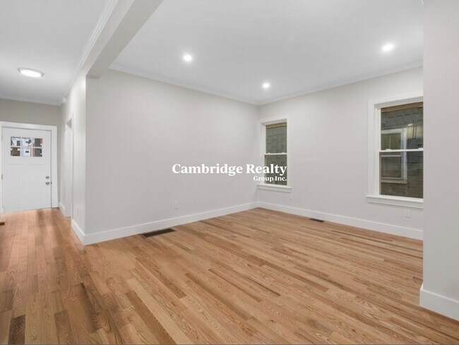 Building Photo - 17 Cameron Ave