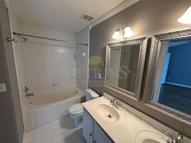Building Photo - 3 Bedroom Marietta Townhome