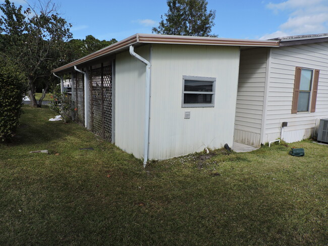 Building Photo - 4684 SE Corkwood Ter