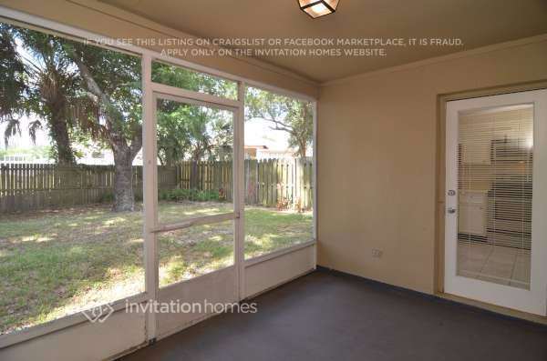 Building Photo - 13336 Laraway Dr