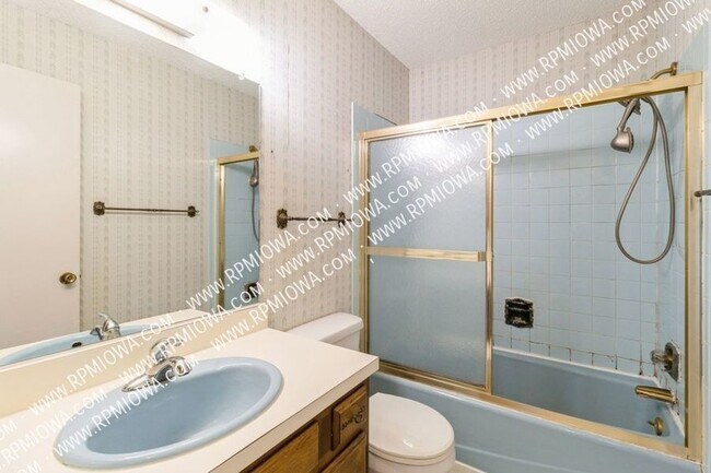Building Photo - 1124 Johnson St