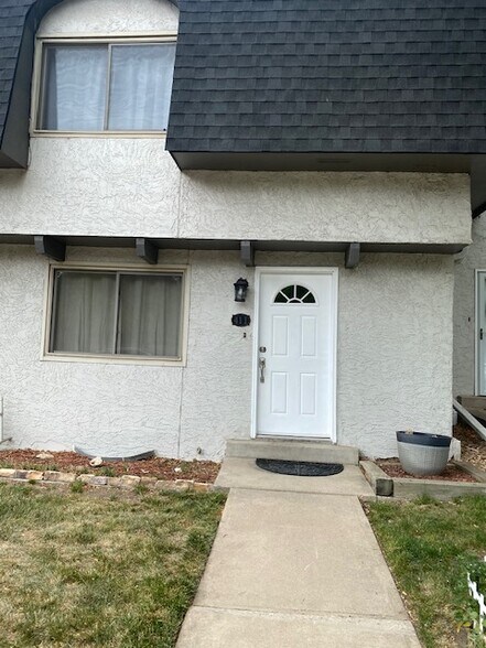 Front Door - 411 E Highline Cir