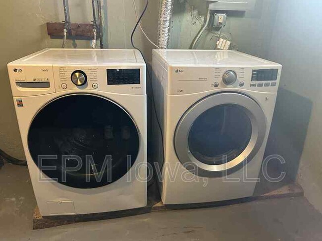 Building Photo - 4821 Midway Dr NW