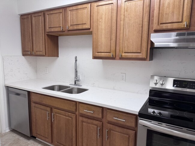 Building Photo - 2116 Stander Pl