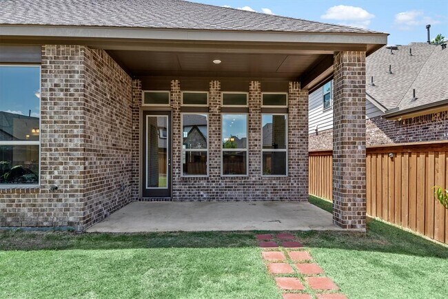 Building Photo - 28215 Whitmore Bend Dr