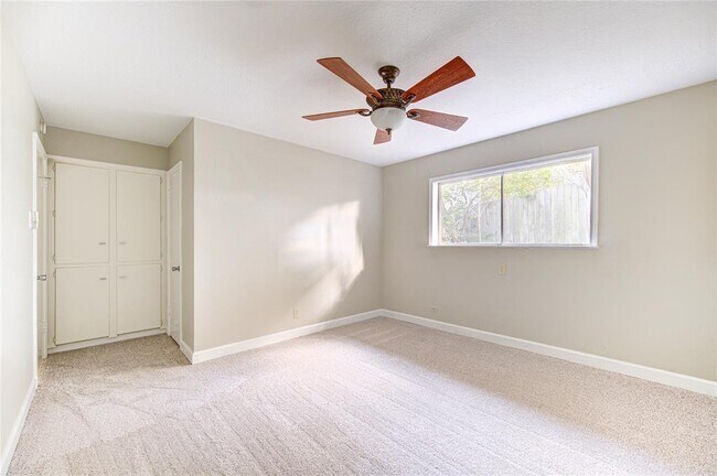 Building Photo - 11024 Riverview Dr