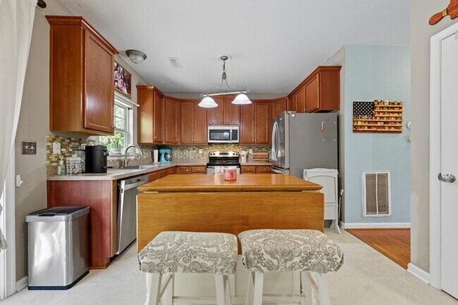 Building Photo - 432 Rose Garden Ln