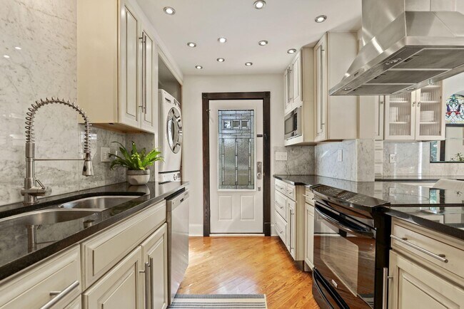 Building Photo - 2730 Oak Valley Dr