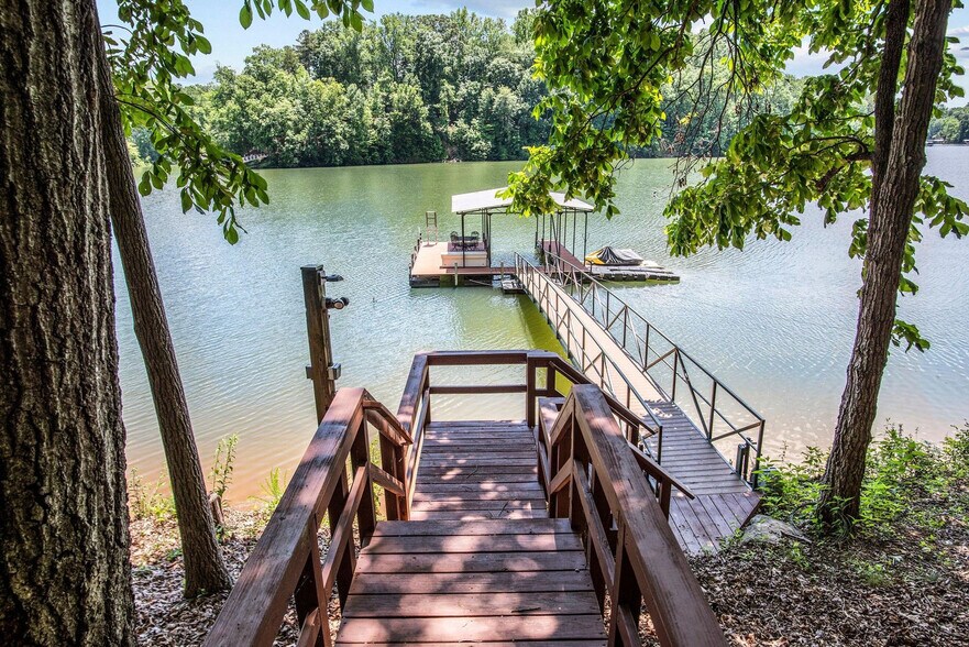 Building Photo - 410 Dogwood Ln