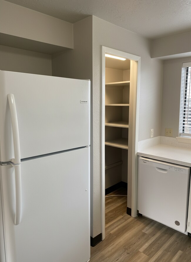 Building Photo - 1510 Storey St