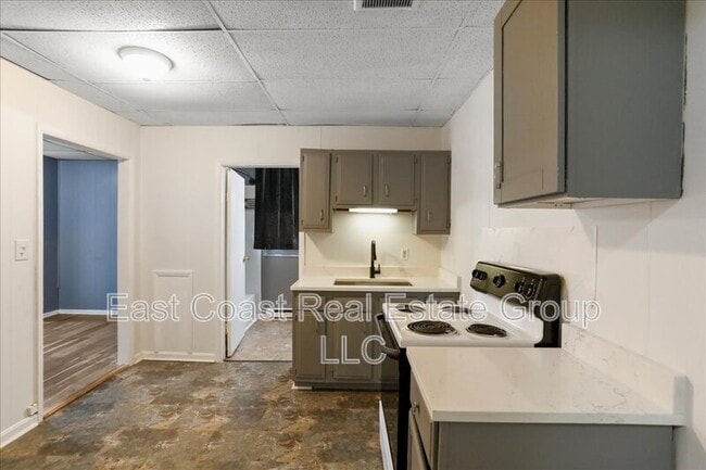 Building Photo - 300 S Potomac St