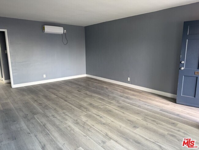 Building Photo - 314 E 104th St