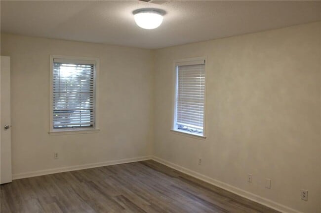 Building Photo - 115 Plantation Dr