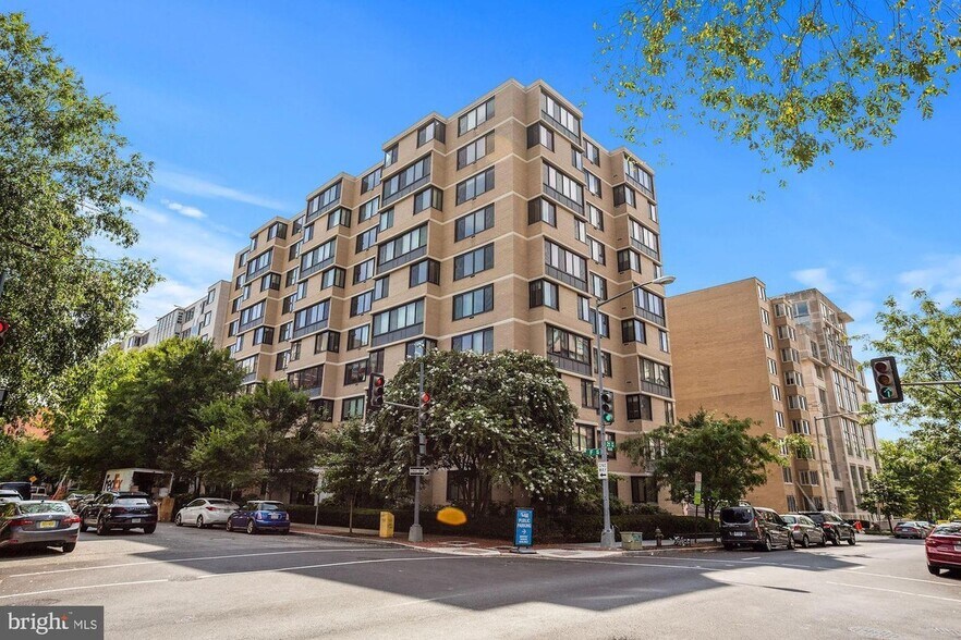 Building Photo - 2030 F St NW