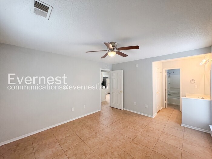 Building Photo - 6230 Somerset Dr