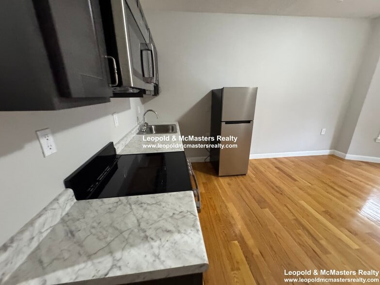 Building Photo - 1114 Commonwealth Ave