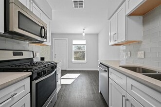 Building Photo - 1903 Townesouth Cir