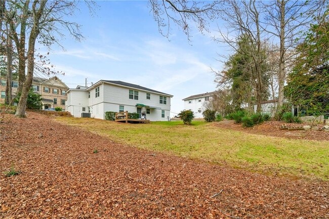 Building Photo - 2790 Sardis St