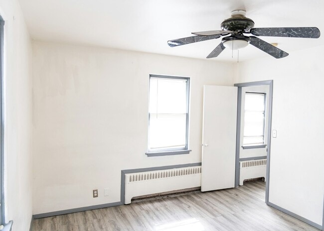Building Photo - 3023 Parkside Ave