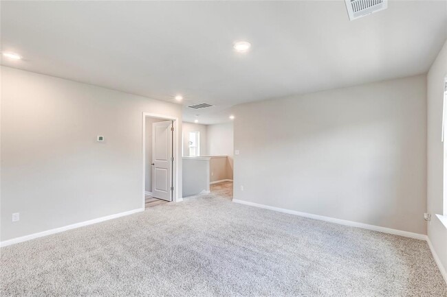 Building Photo - 218 Glass Mountains Wy