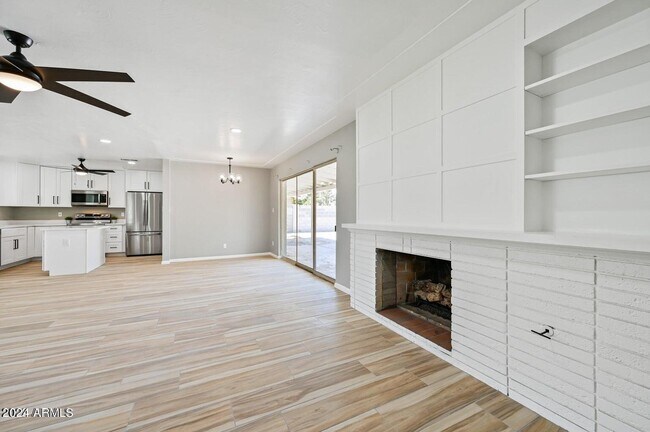 Building Photo - 1226 W Rancho Dr