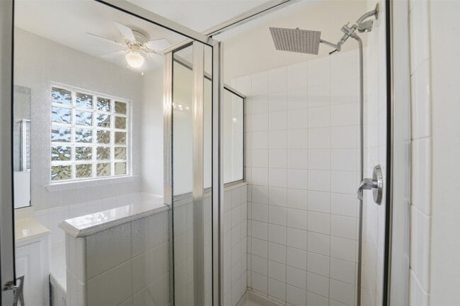 Building Photo - 2110 Ridge Wood Ln