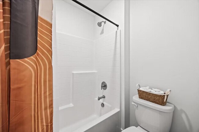 Building Photo - 195 N Nursery Ave