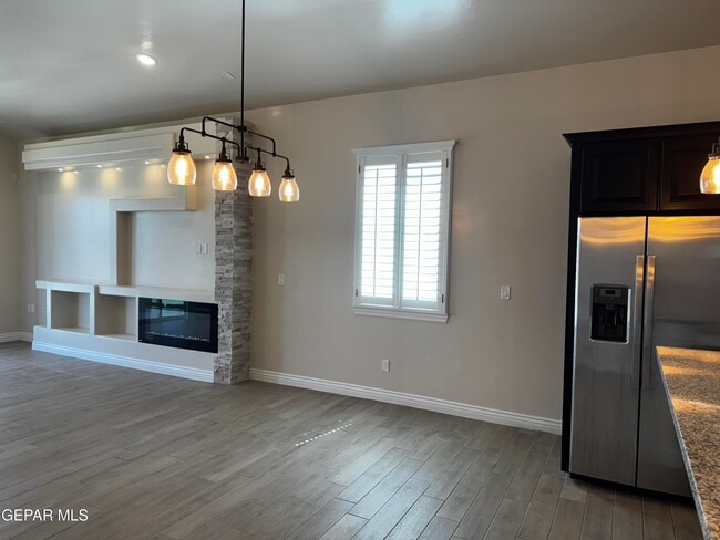 Building Photo - 12357 Desert Dove Ave