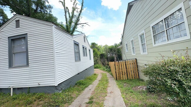 Building Photo - 4052 N State St