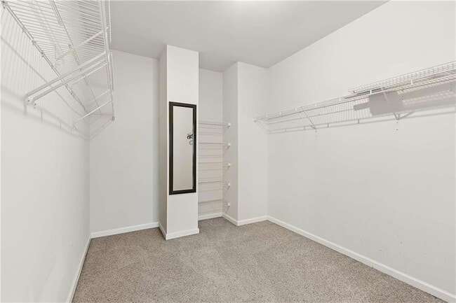 Building Photo - 330 Holbrook Rd