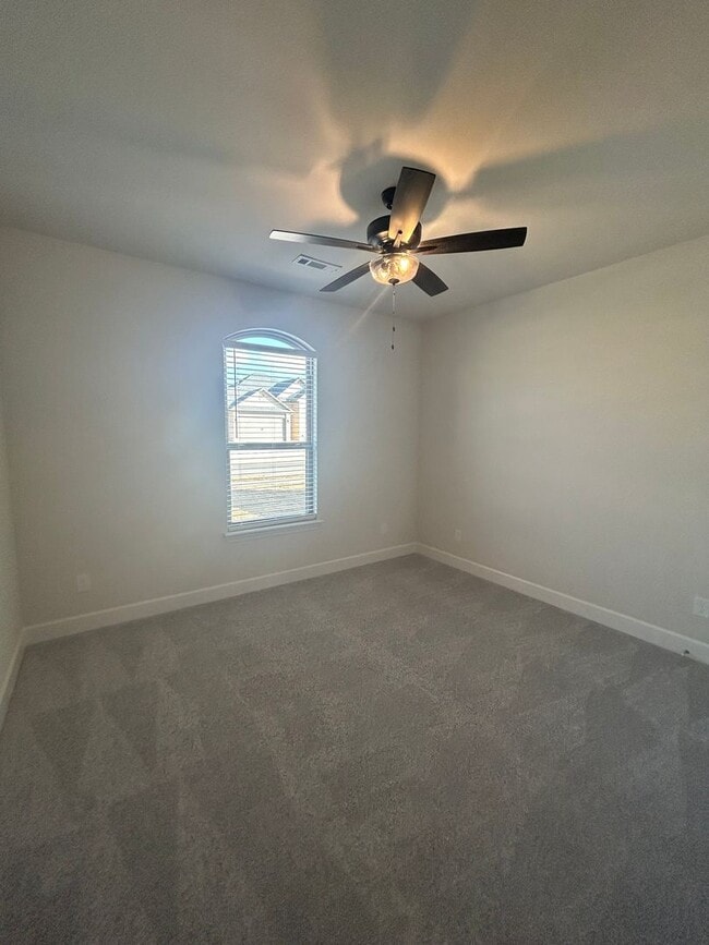 Building Photo - Beautiful Modern Home in Pea Ridge!