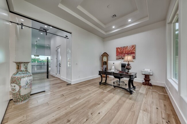 Building Photo - Stunning Green Valley, Guard Gated Communi...