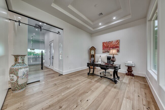 Building Photo - Stunning Green Valley, Guard Gated Community, Pool Home!