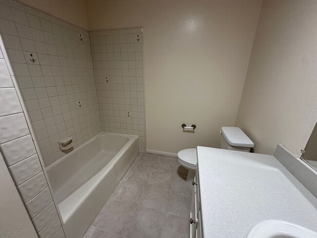 Building Photo - 4BD/3BA Ramona Home w/ Sparkling Pool – Scenic, Private, and Spacious