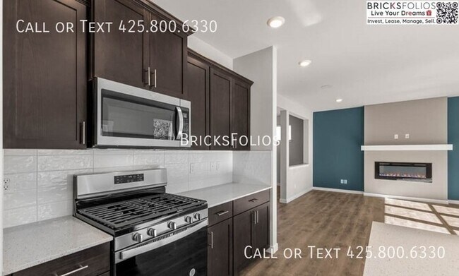 Building Photo - Inviting Home in Port Orchard with a Perfe...