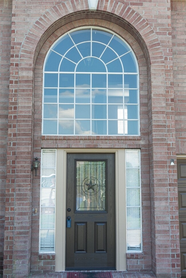 Building Photo - 25727 Bearborough Dr
