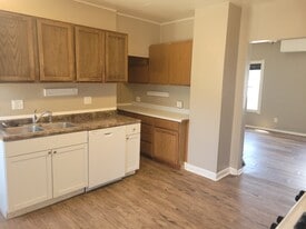 Building Photo - 109 Saint Anne St