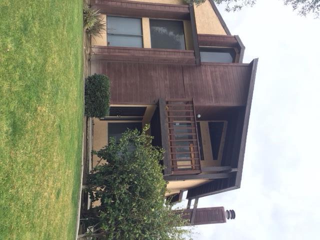 Building Photo - Beautiful 2 Bedroom Townhouse in Bakersfield!