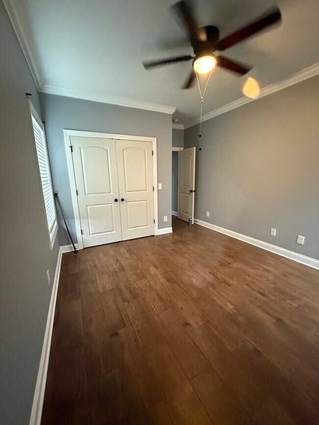 Building Photo - 3 Bedroom 3 Bath Pool Home in Columbia off...