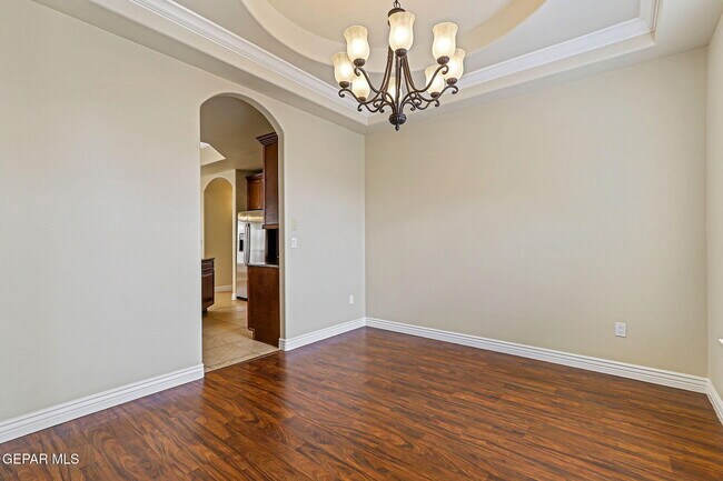 Building Photo - 6285 Wildwood Ct