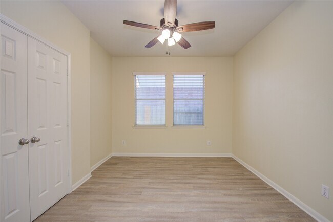 Building Photo - 14903 Lanai Dr