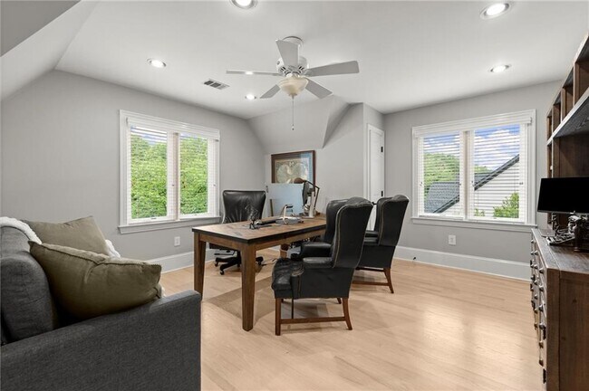 Building Photo - 1431 Waterford Green Dr
