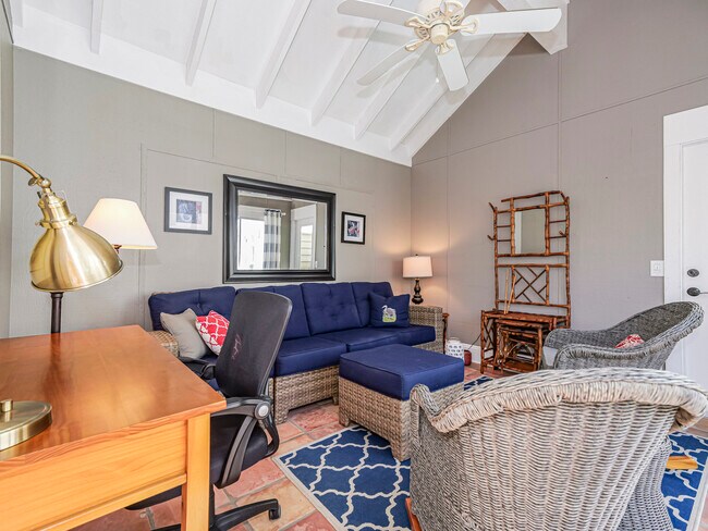 Building Photo - 8367 Baytree Dr